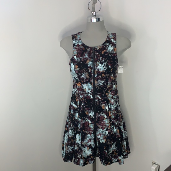 Dress - Picture 1 of 1